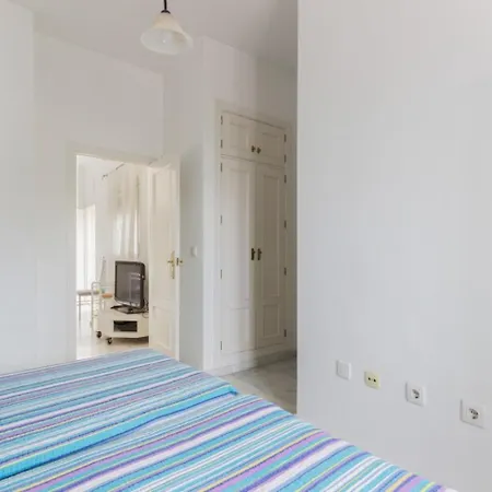 Ribera Del Rio - Centro Apartment